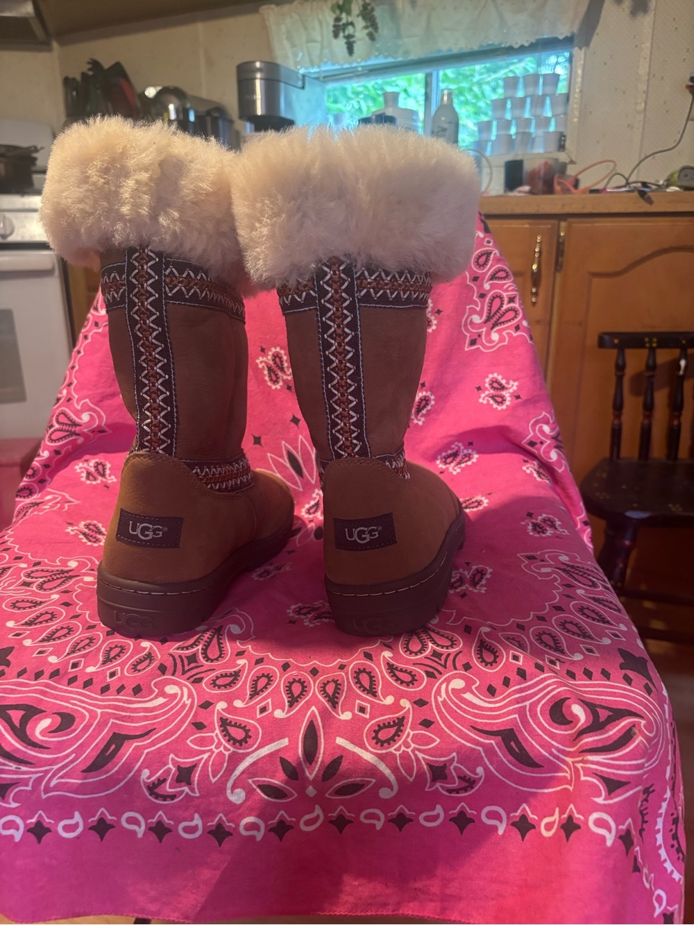 New no box Ugg Sundance revival boots size woman’s 6